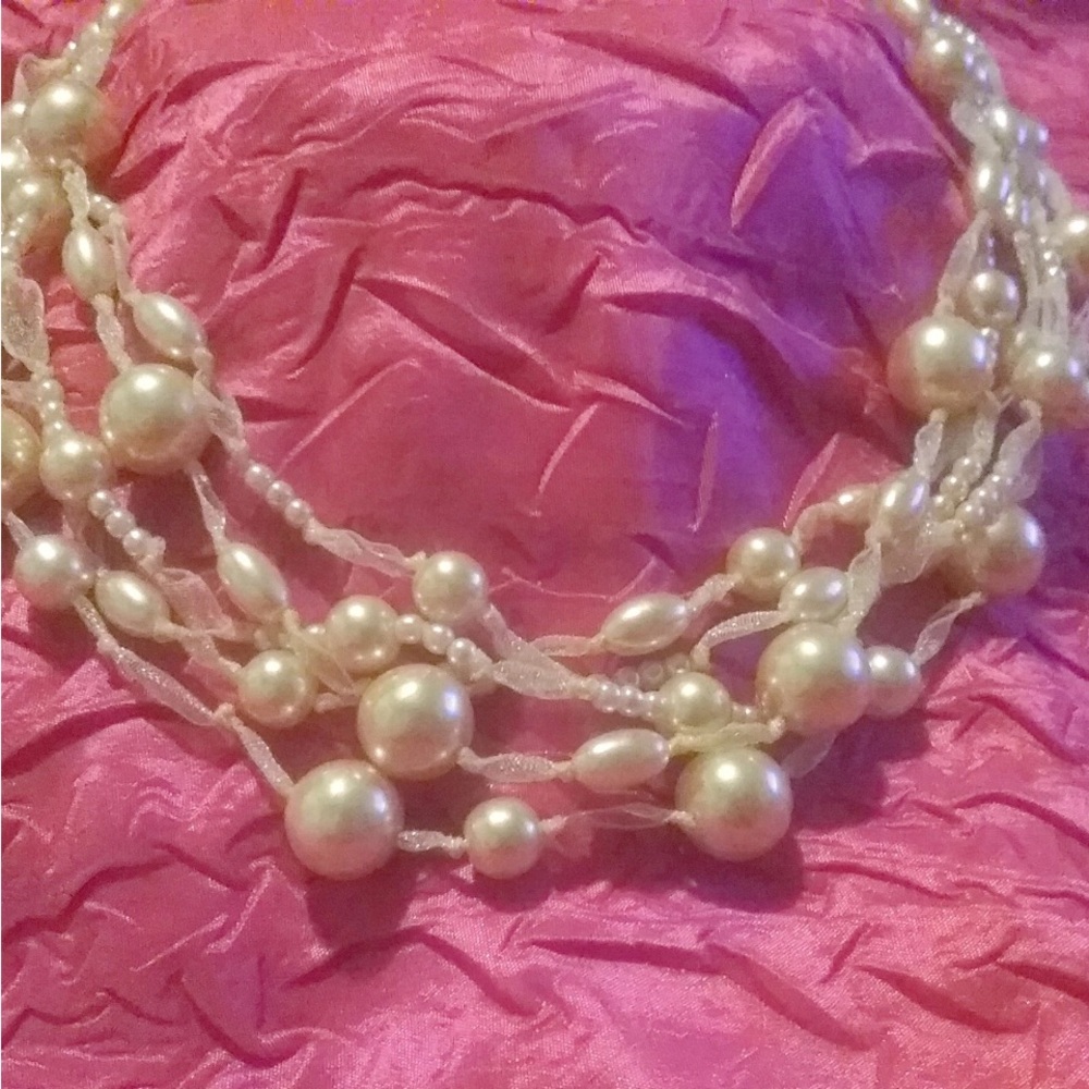 Monet elegant Pearl Necklace